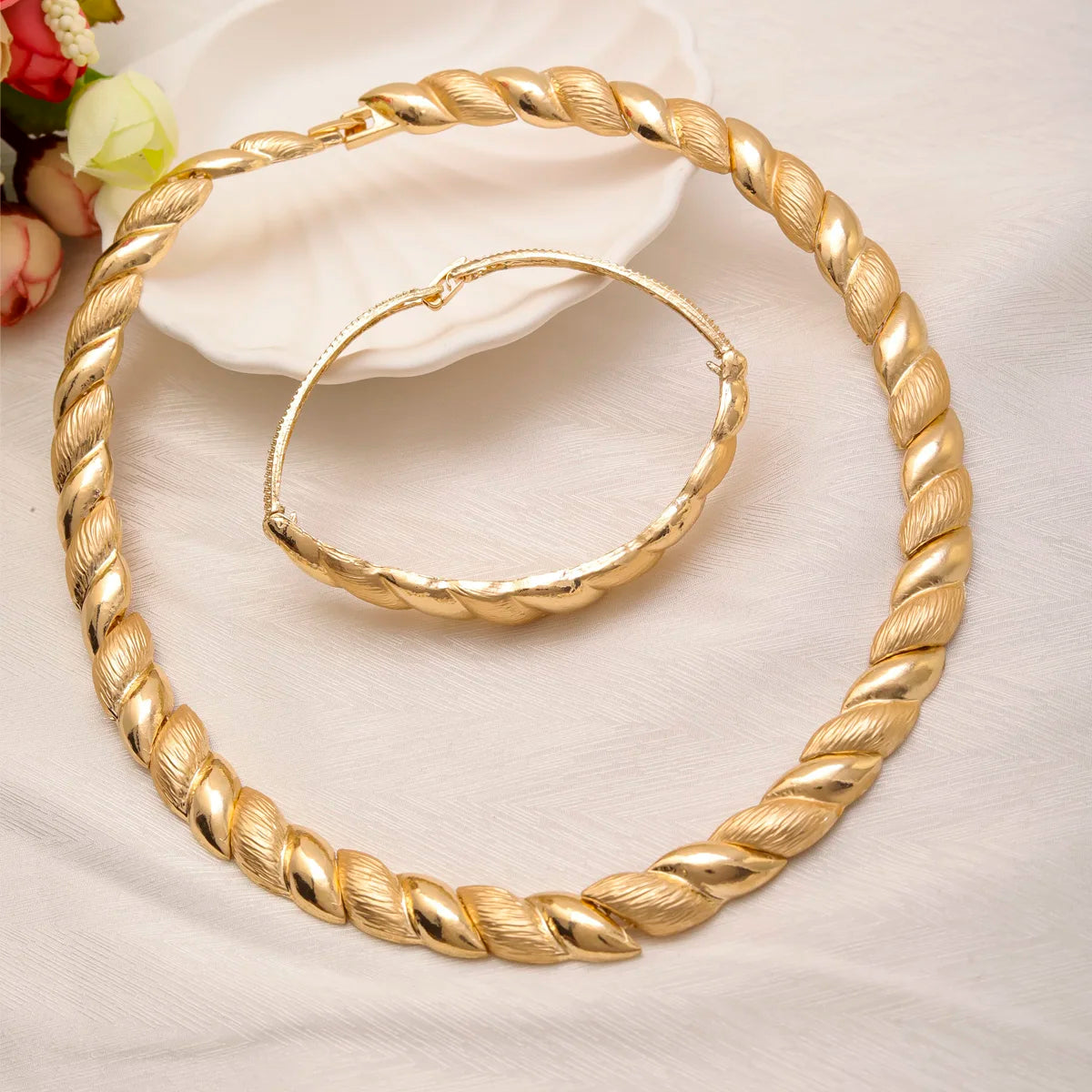 Fashion Dubai Jewelry Sets for Woman 18K Gold Plated Necklace Earrings Bracelet Ring Jewelry African Nigerian Wedding Party